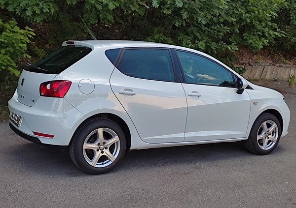 Seat Ibiza cena 29500 przebieg: 142000, rok produkcji 2014 z Wolbrom małe 326